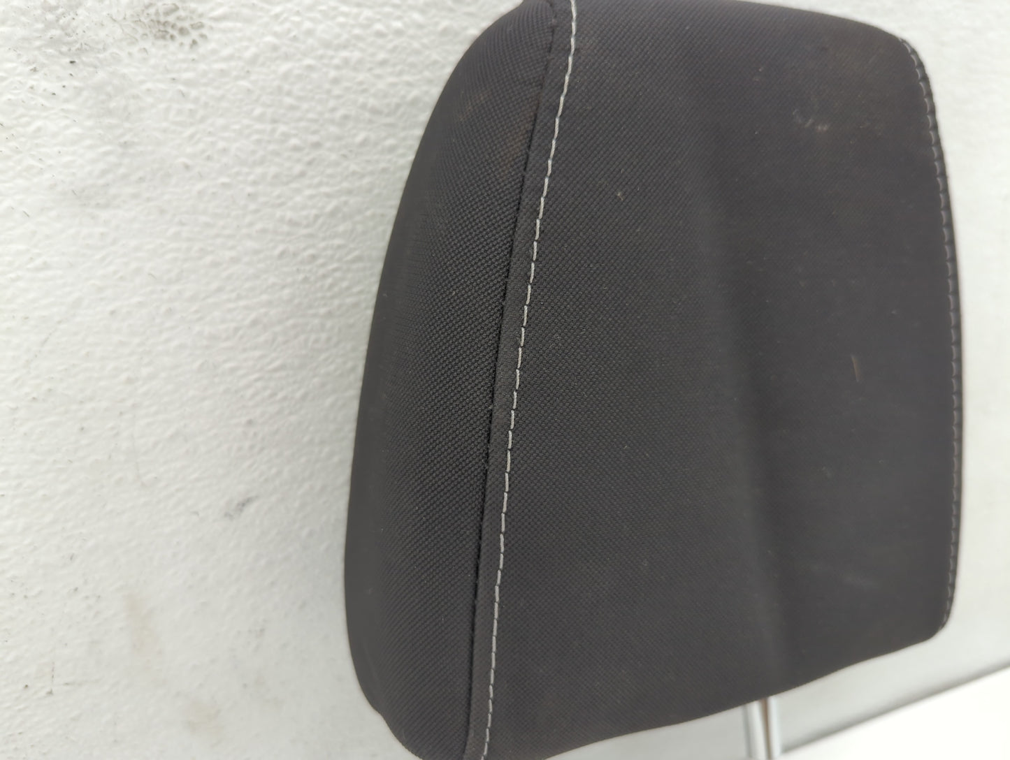 2013-2015 Ford Escape Headrest Head Rest Front Driver Passenger Seat Fits Fits 2013 2014 2015 OEM Used Auto Parts - Oemuseda