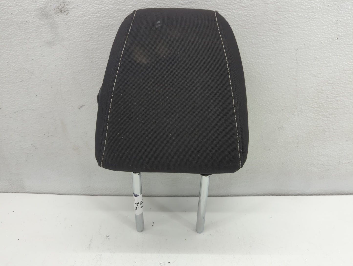 2013-2015 Ford Escape Headrest Head Rest Front Driver Passenger Seat Fits Fits 2013 2014 2015 OEM Used Auto Parts - Oemuseda