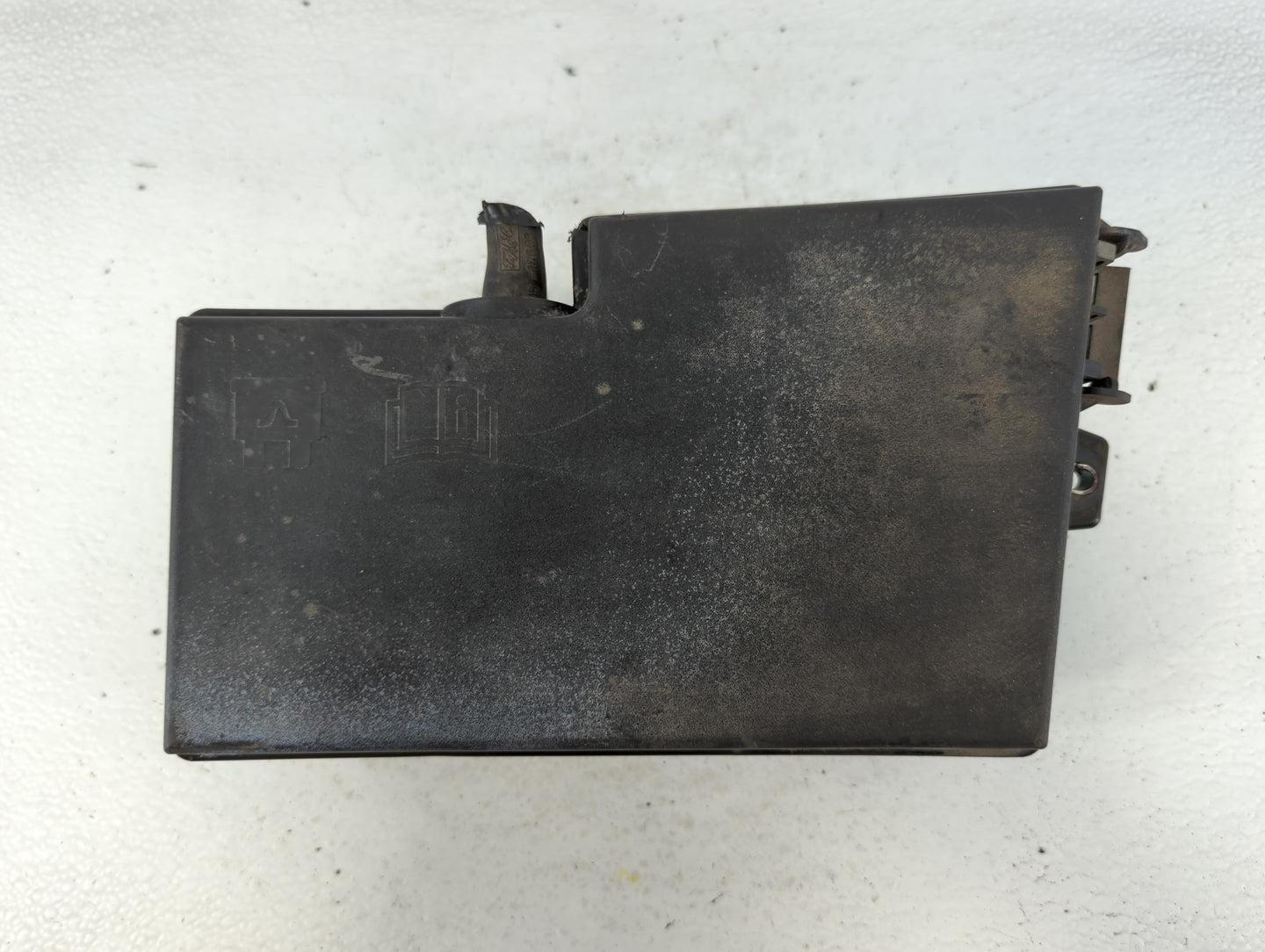 2013-2016 Ford Escape Fusebox Fuse Box Panel Relay Module P/N:AV6T-14A067-AC Fits Fits 2013 2014 2015 2016 OEM Used Auto Par