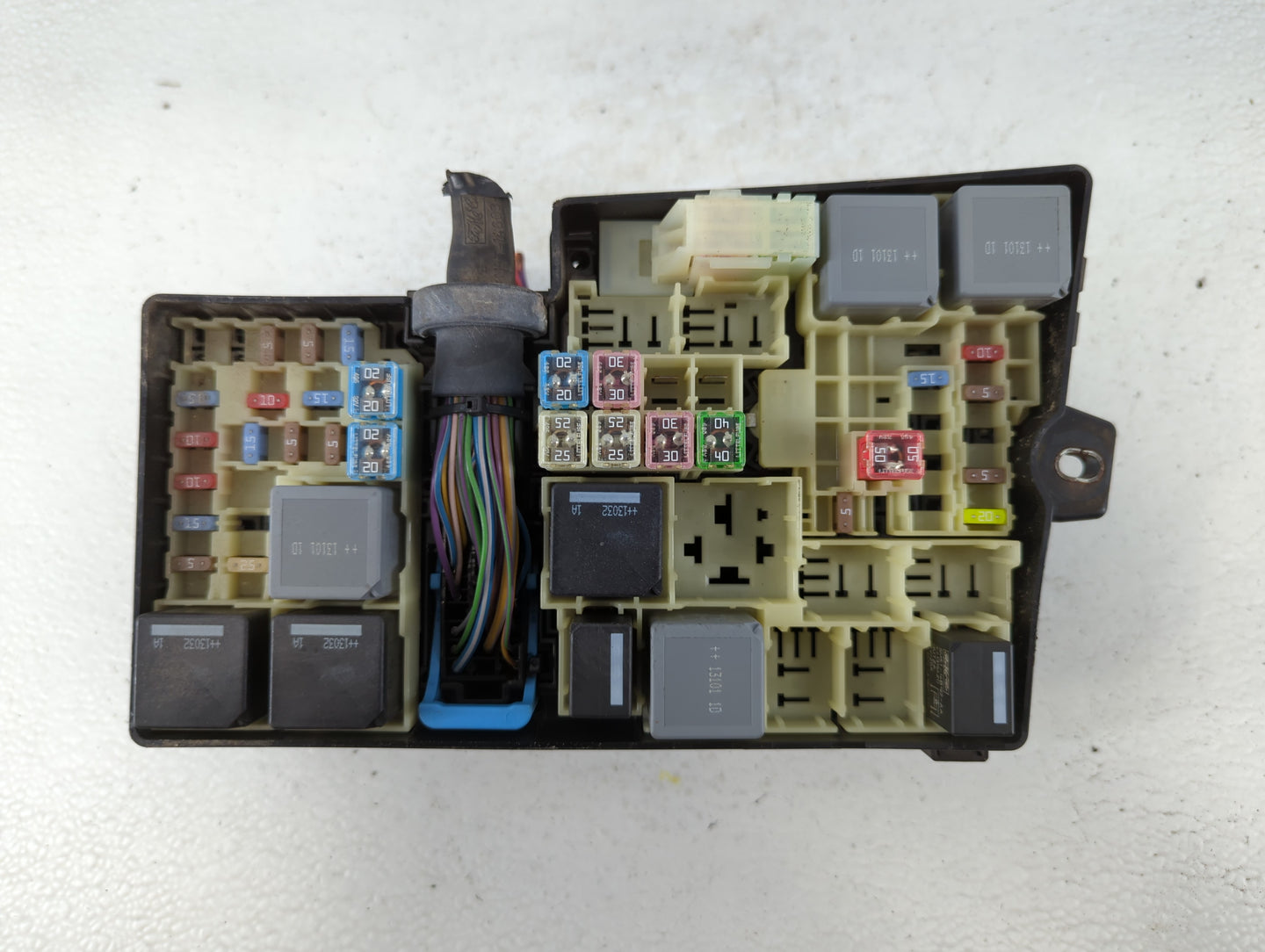 2013-2016 Ford Escape Fusebox Fuse Box Panel Relay Module P/N:AV6T-14A067-AC Fits Fits 2013 2014 2015 2016 OEM Used Auto Par
