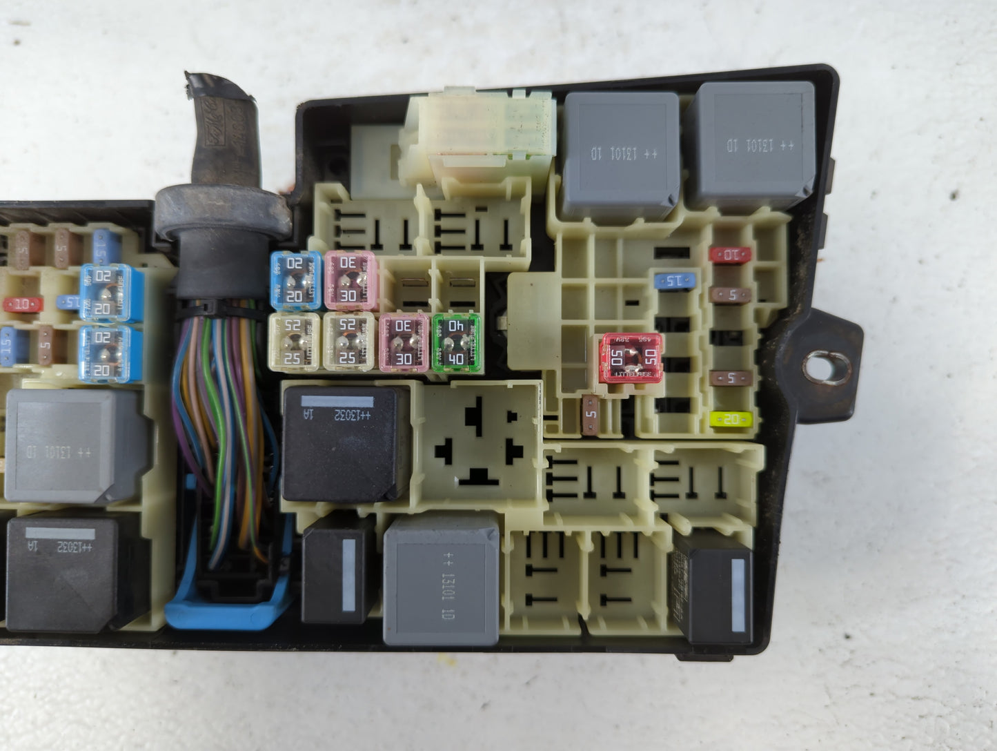 2013-2016 Ford Escape Fusebox Fuse Box Panel Relay Module P/N:AV6T-14A067-AC Fits Fits 2013 2014 2015 2016 OEM Used Auto Par