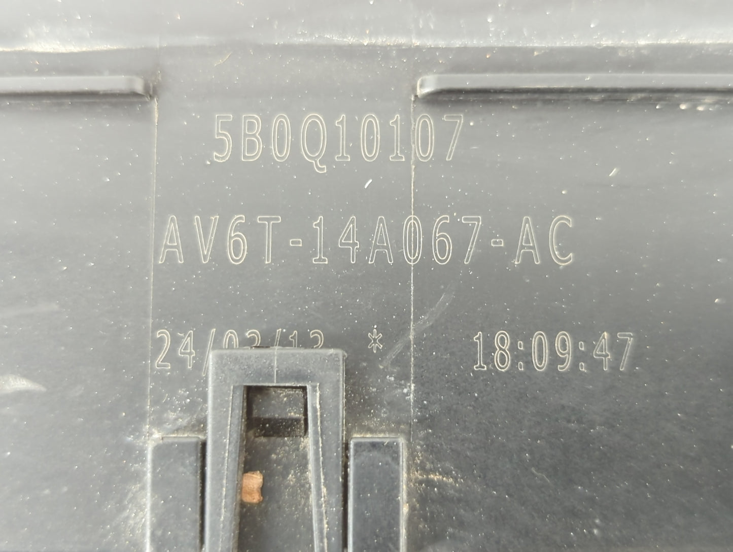 2013-2016 Ford Escape Fusebox Fuse Box Panel Relay Module P/N:AV6T-14A067-AC Fits Fits 2013 2014 2015 2016 OEM Used Auto Par