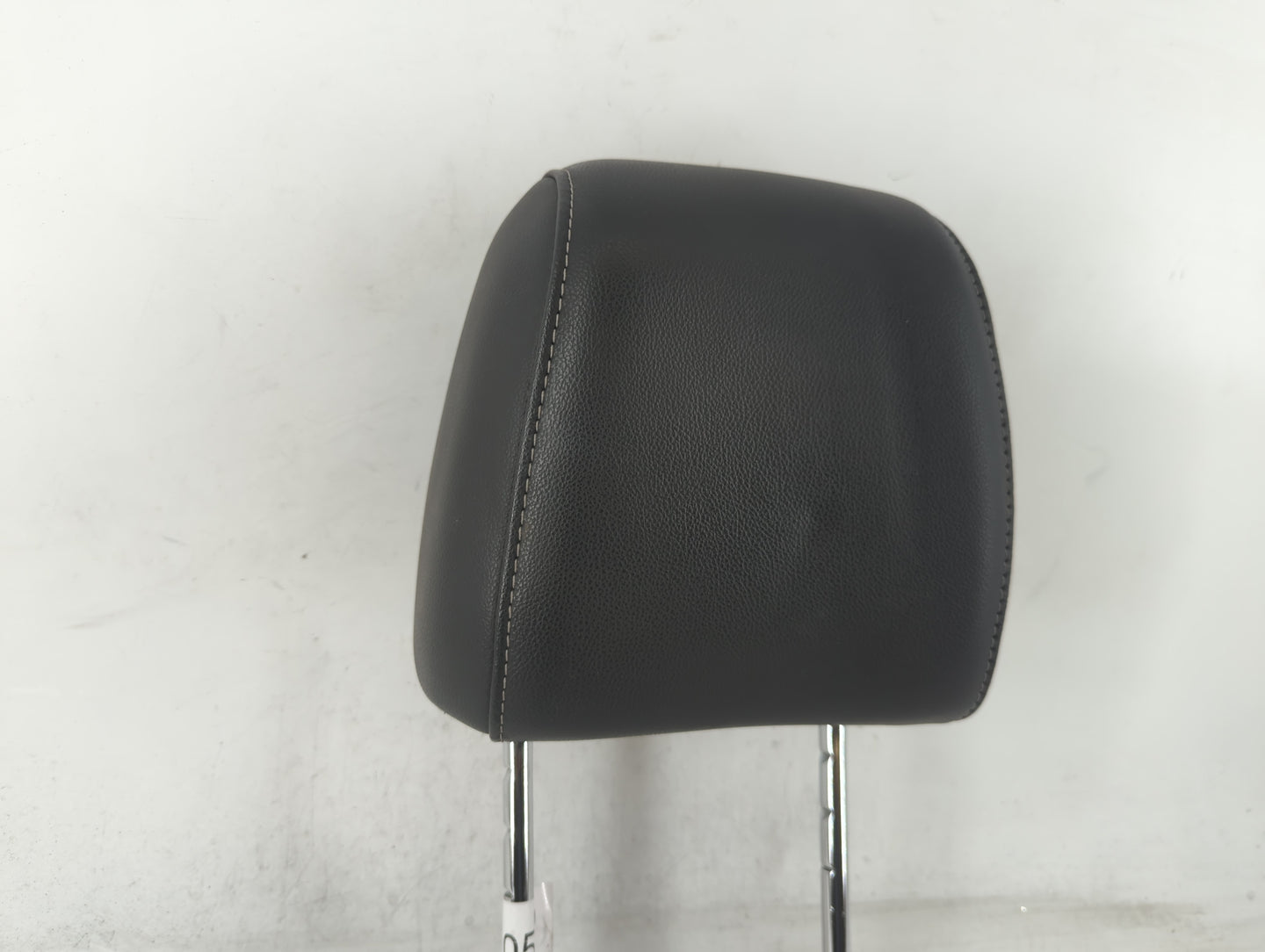 2013 Ford Escape Headrest Head Rest Front Driver Passenger Seat Fits OEM Used Auto Parts - Oemusedautoparts1.com