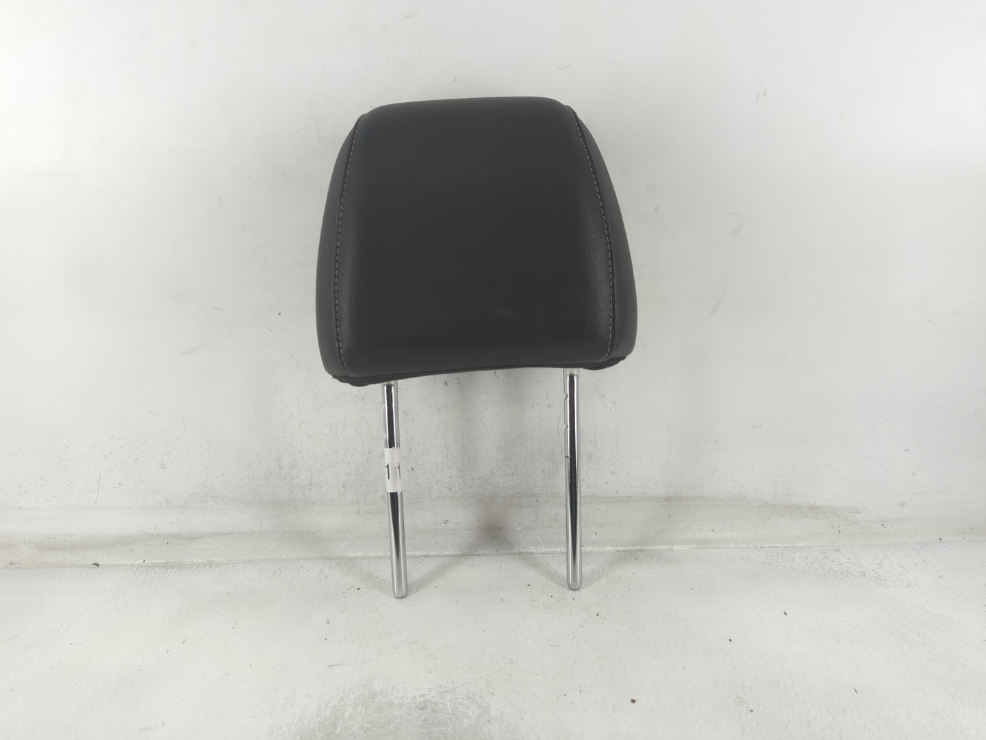 2013 Ford Escape Headrest Head Rest Front Driver Passenger Seat Fits OEM Used Auto Parts - Oemusedautoparts1.com