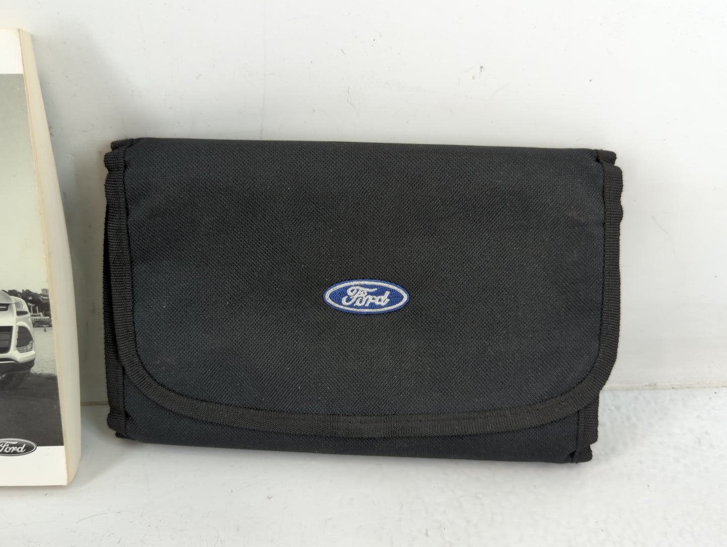 2013 Ford Escape Owners Manual Book Guide P/N:DJ5J 19A321 AA OEM Used Auto Parts - Oemusedautoparts1.com