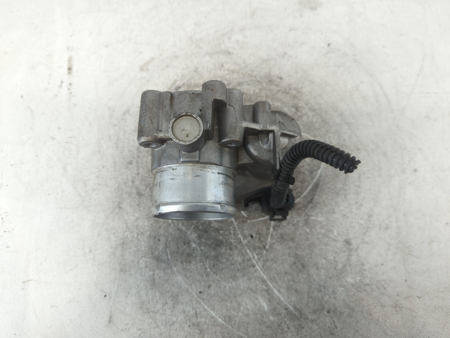 2013-2016 Ford Escape Throttle Body P/N:7S7G-9F991-CA Fits Fits 2013 2014 2015 2016 2017 2018 2019 OEM Used Auto Parts - Oem