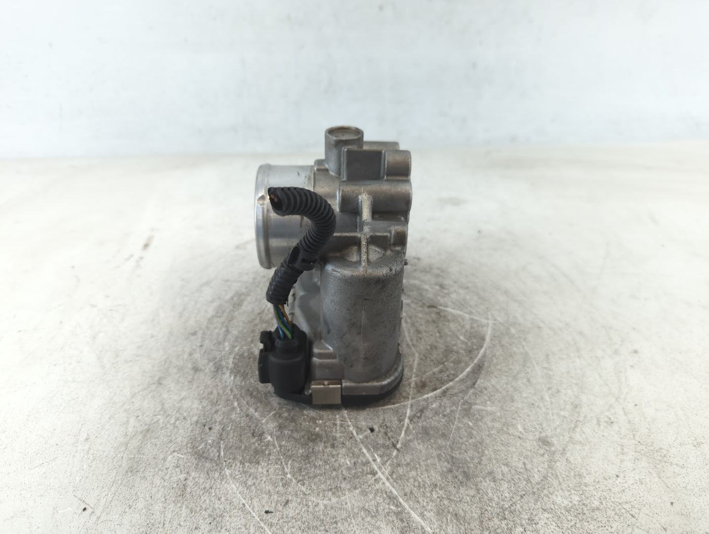 2013-2016 Ford Escape Throttle Body P/N:7S7G-9F991-CA Fits Fits 2013 2014 2015 2016 2017 2018 2019 OEM Used Auto Parts - Oem