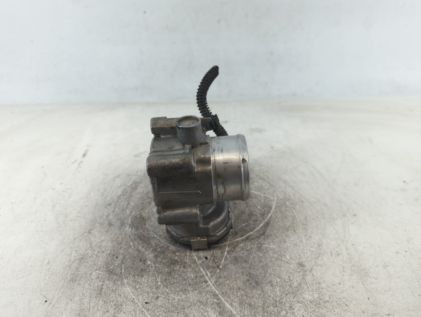 2013-2016 Ford Escape Throttle Body P/N:7S7G-9F991-CA Fits Fits 2013 2014 2015 2016 2017 2018 2019 OEM Used Auto Parts - Oem