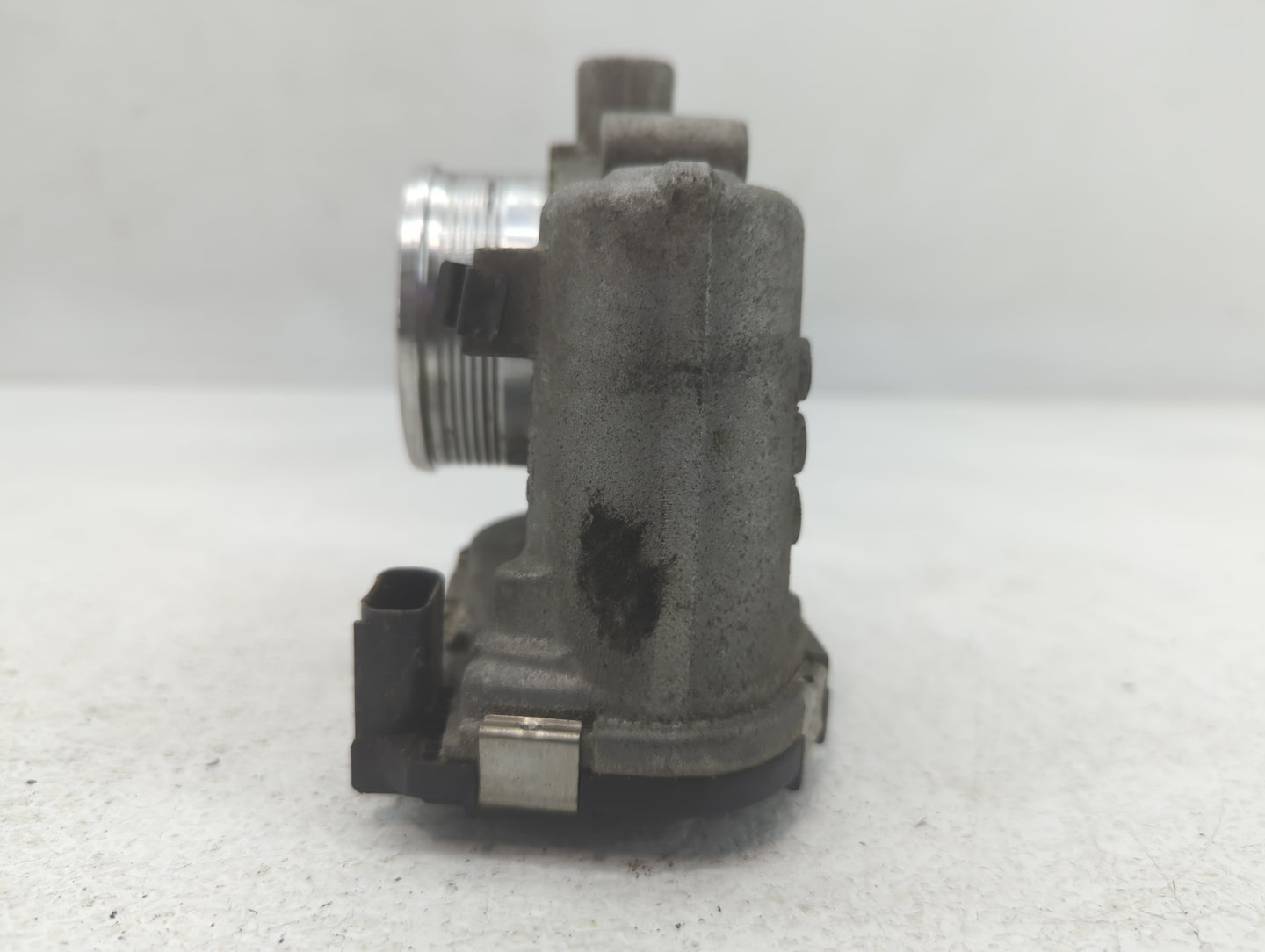 2013-2016 Ford Escape Throttle Body P/N:CM5E 9F991 AD Fits Fits 2012 2013 2014 2015 2016 2017 OEM Used Auto Parts - Oemuseda