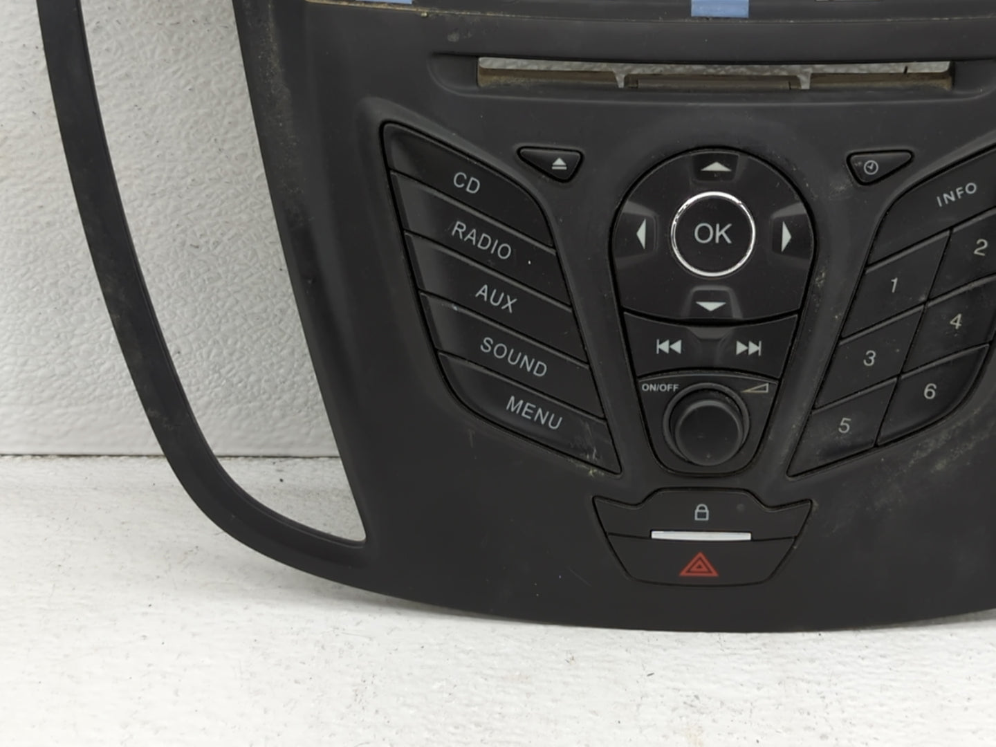 2013 Ford Escape Radio AM FM Cd Player Receiver Replacement P/N:CJ5T 18K811AB Fits OEM Used Auto Parts - Oemusedautoparts1.c