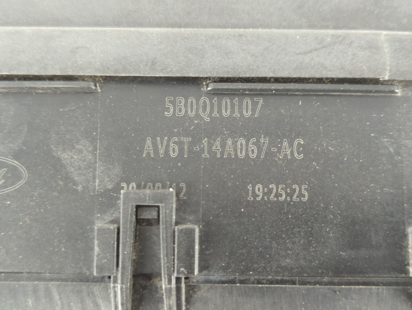 2013-2016 Ford Escape Fusebox Fuse Box Panel Relay Module P/N:AV6T-14A067-AC Fits Fits 2013 2014 2015 2016 OEM Used Auto Par
