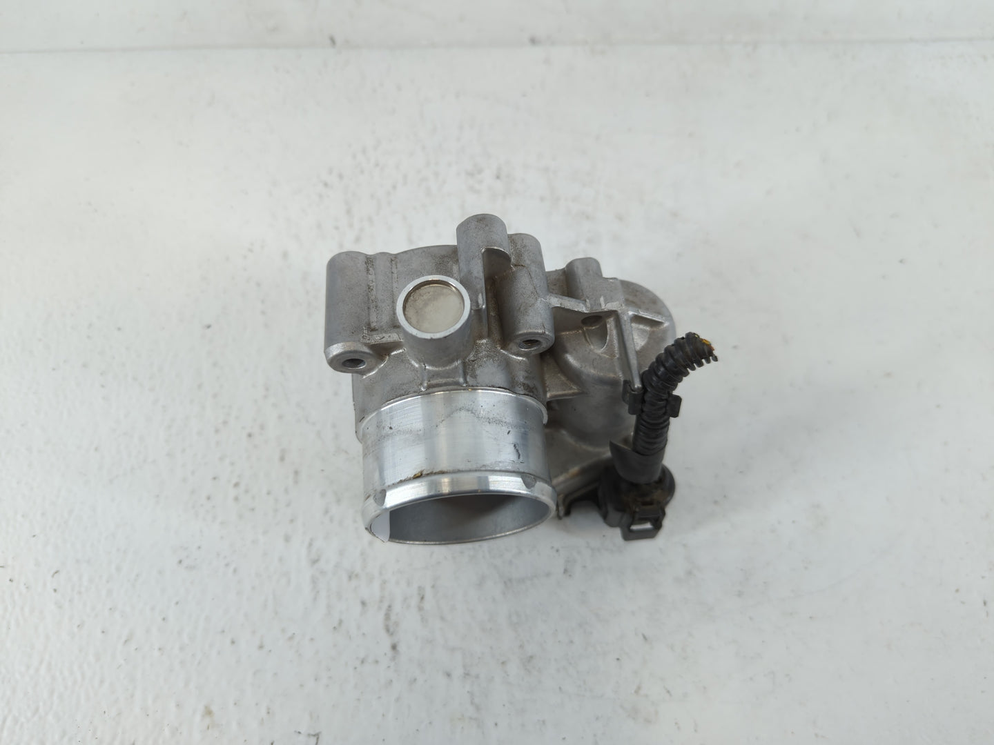 2013-2016 Ford Escape Throttle Body P/N:7S7G-9F991-CA Fits Fits 2013 2014 2015 2016 2017 2018 2019 OEM Used Auto Parts - Oem