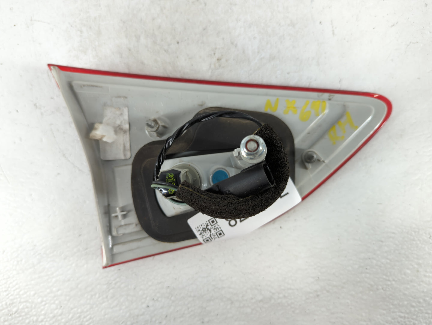 2013-2016 Ford Escape Tail Light Assembly Passenger Right OEM P/N:CJ54-13A602-A Fits Fits 2013 2014 2015 2016 OEM Used Auto 