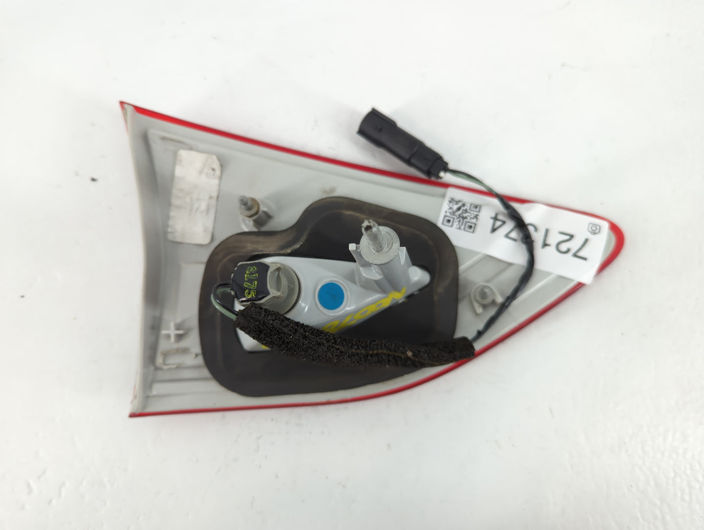 2013-2016 Ford Escape Tail Light Assembly Passenger Right OEM P/N:VPCJ5X-15515-A Fits Fits 2013 2014 2015 2016 OEM Used Auto