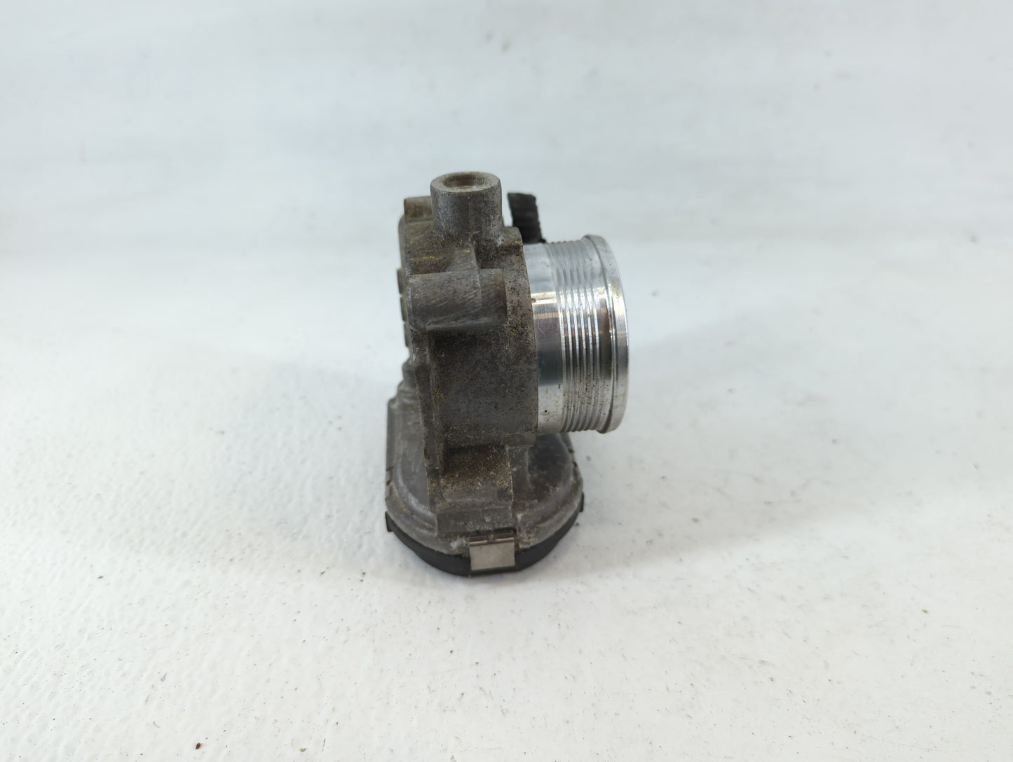 2013-2016 Ford Escape Throttle Body P/N:CM5E 9F991 AD Fits Fits 2012 2013 2014 2015 2016 2017 OEM Used Auto Parts - Oemuseda