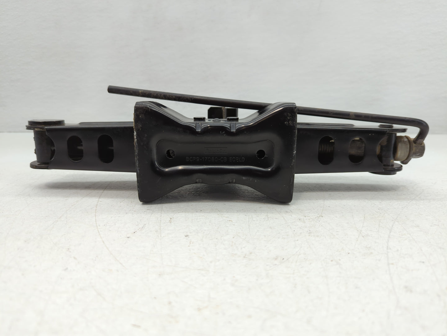 2013 Ford Escape Spare Scissor Car Jack - Oemusedautoparts1.com