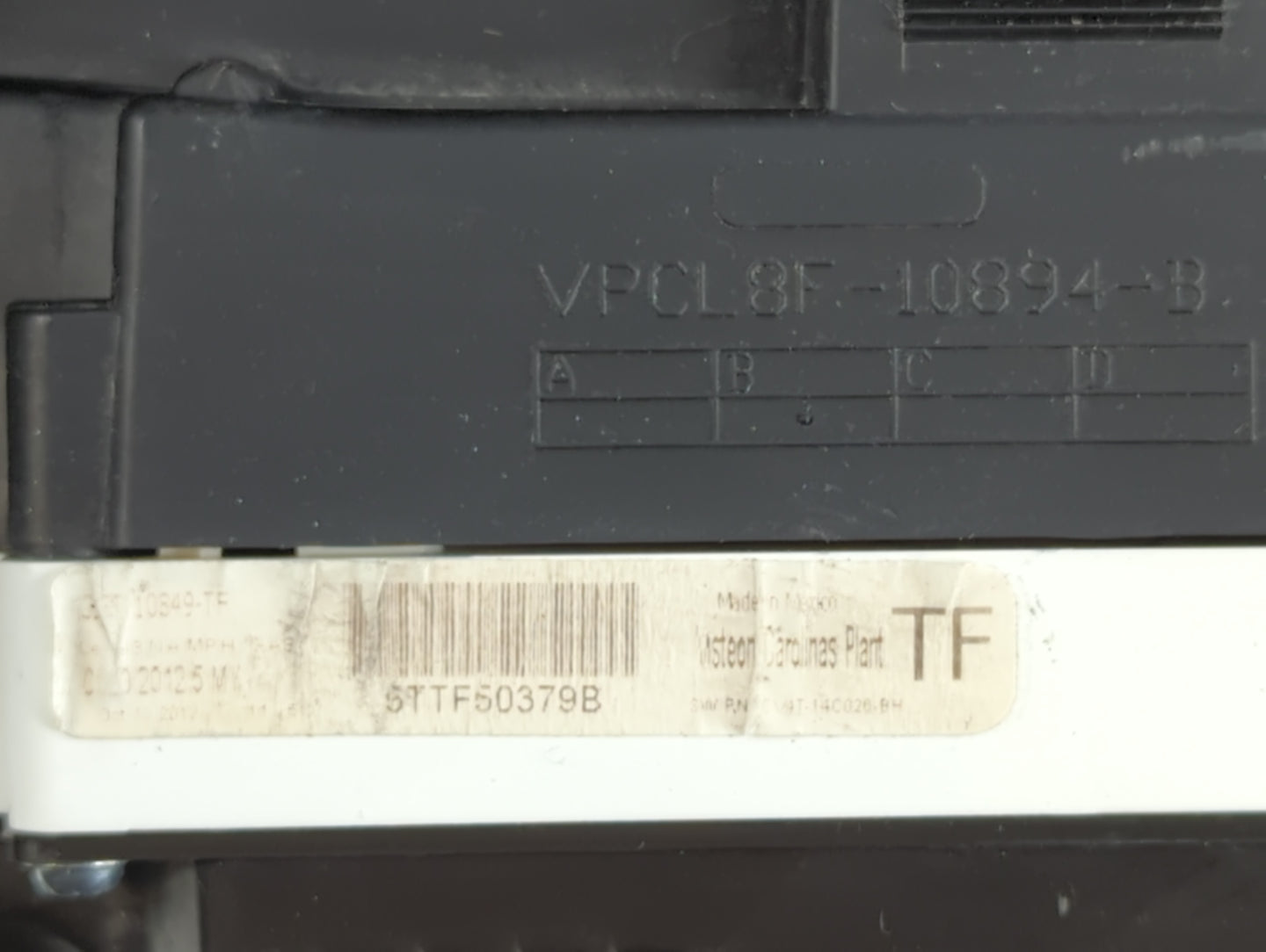 2013 Ford Escape Instrument Cluster Speedometer Gauges P/N:VPCL8F-10894-B Fits OEM Used Auto Parts - Oemusedautoparts1.com