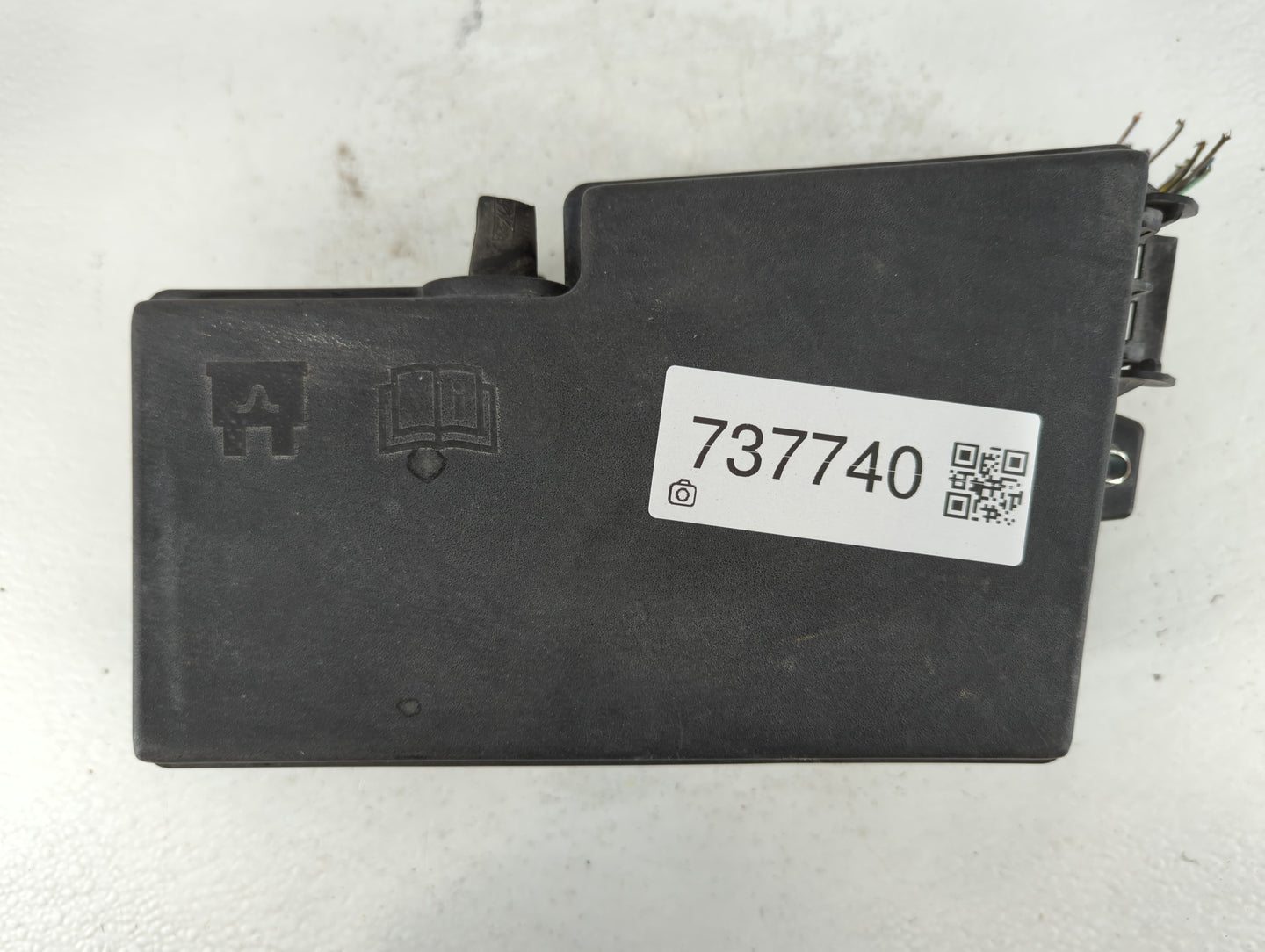 2013-2016 Ford Escape Fusebox Fuse Box Panel Relay Module P/N:AV6T-14A067-AC Fits Fits 2013 2014 2015 2016 OEM Used Auto Par