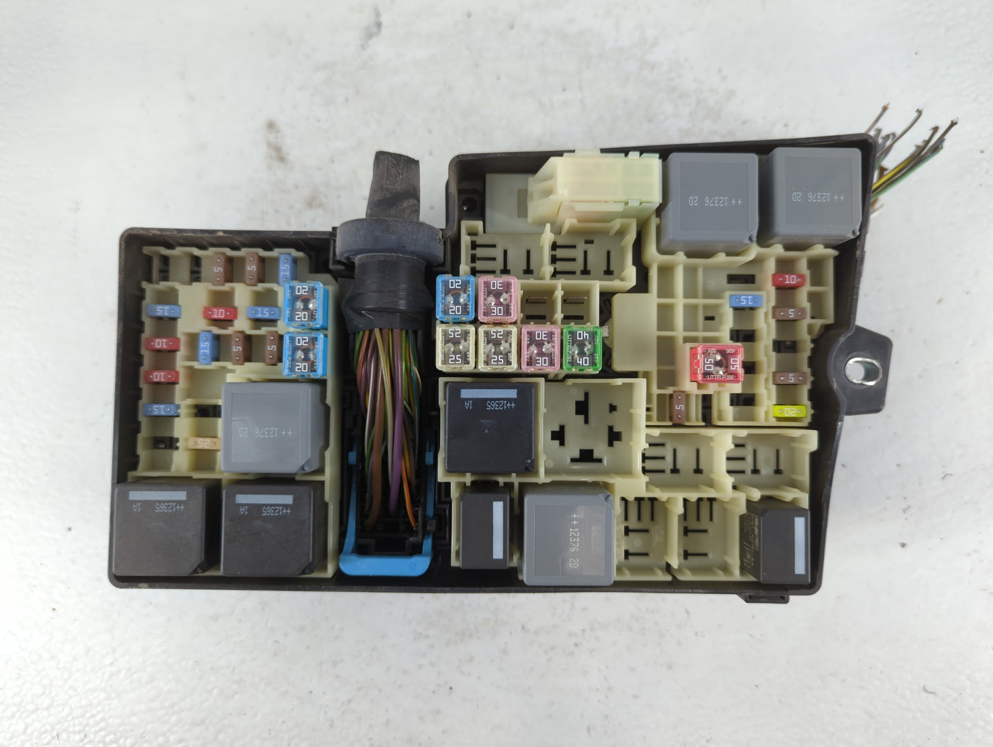 2013-2016 Ford Escape Fusebox Fuse Box Panel Relay Module P/N:AV6T-14A067-AC Fits Fits 2013 2014 2015 2016 OEM Used Auto Par
