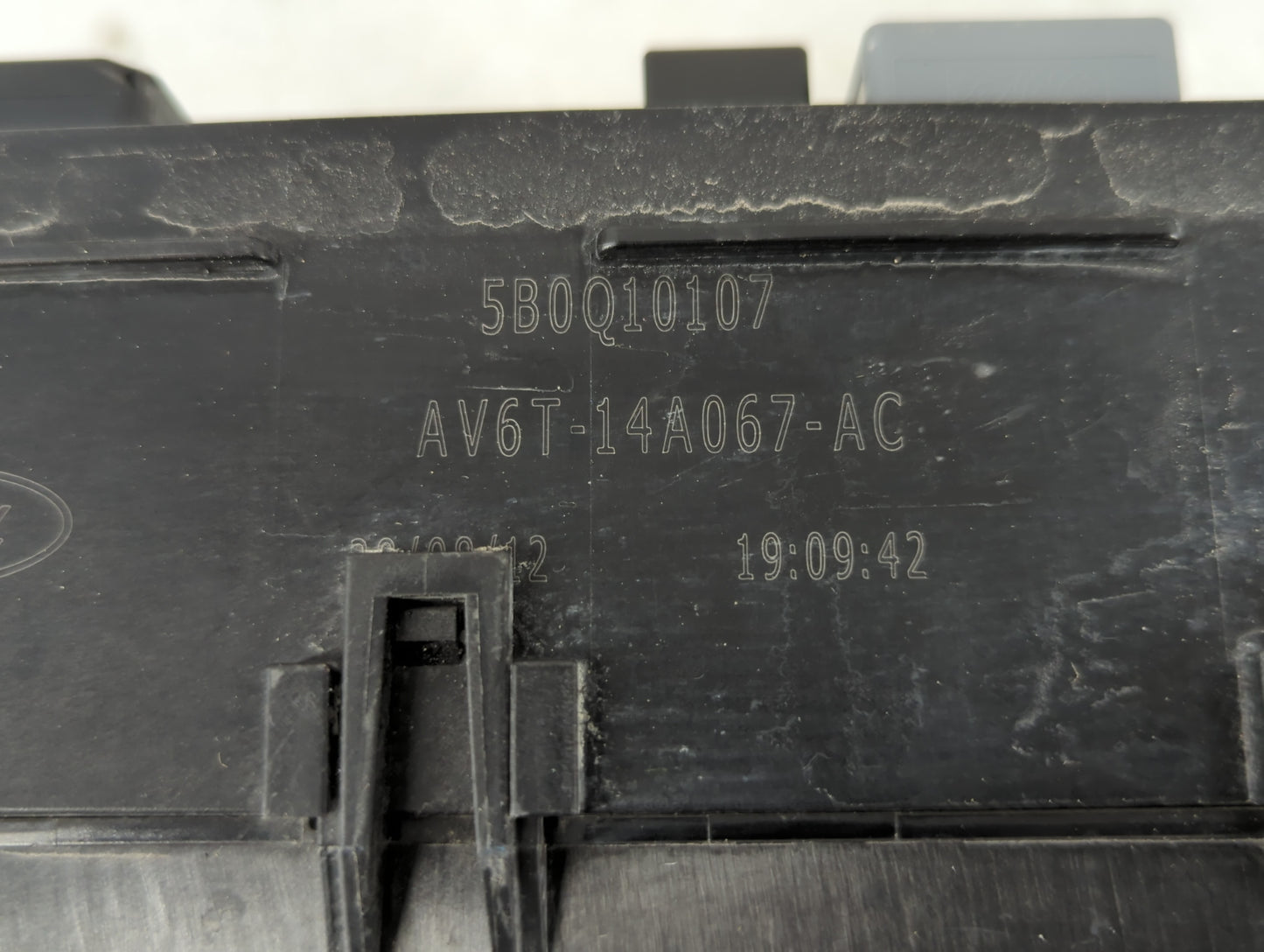2013-2016 Ford Escape Fusebox Fuse Box Panel Relay Module P/N:AV6T-14A067-AC Fits Fits 2013 2014 2015 2016 OEM Used Auto Par