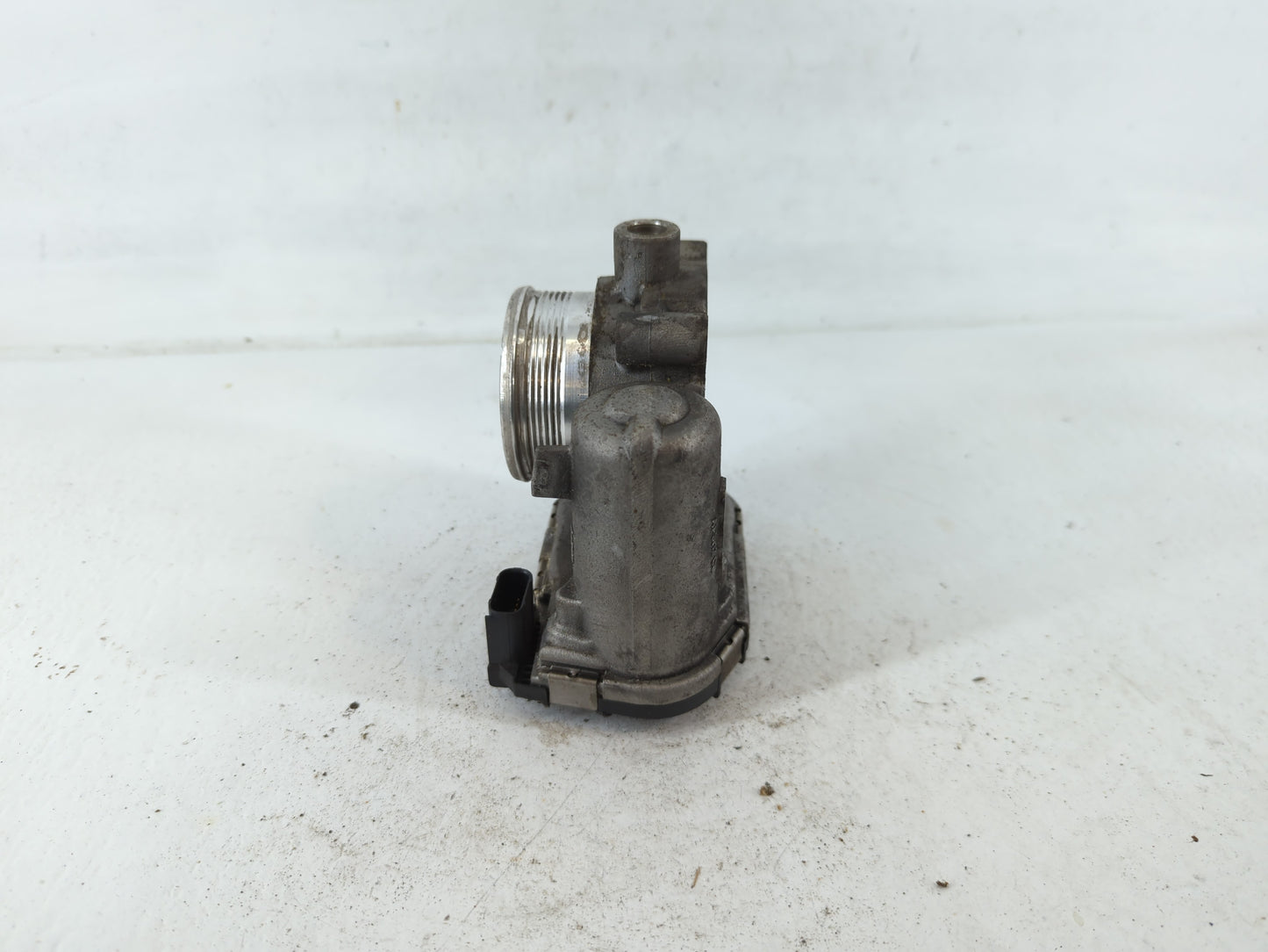 2013-2016 Ford Escape Throttle Body P/N:CM5E 9F991AD 002813 Fits Fits 2012 2013 2014 2015 2016 2017 OEM Used Auto Parts - Oe