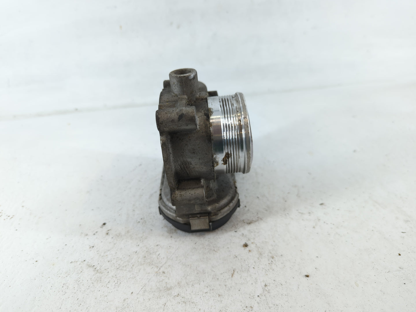 2013-2016 Ford Escape Throttle Body P/N:CM5E 9F991AD 002813 Fits Fits 2012 2013 2014 2015 2016 2017 OEM Used Auto Parts - Oe