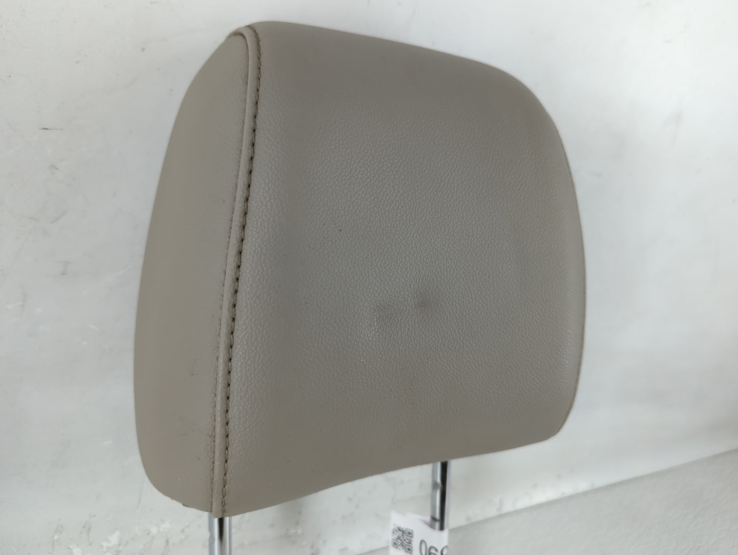 2013 Ford Escape Headrest Head Rest Front Driver Passenger Seat Fits OEM Used Auto Parts - Oemusedautoparts1.com