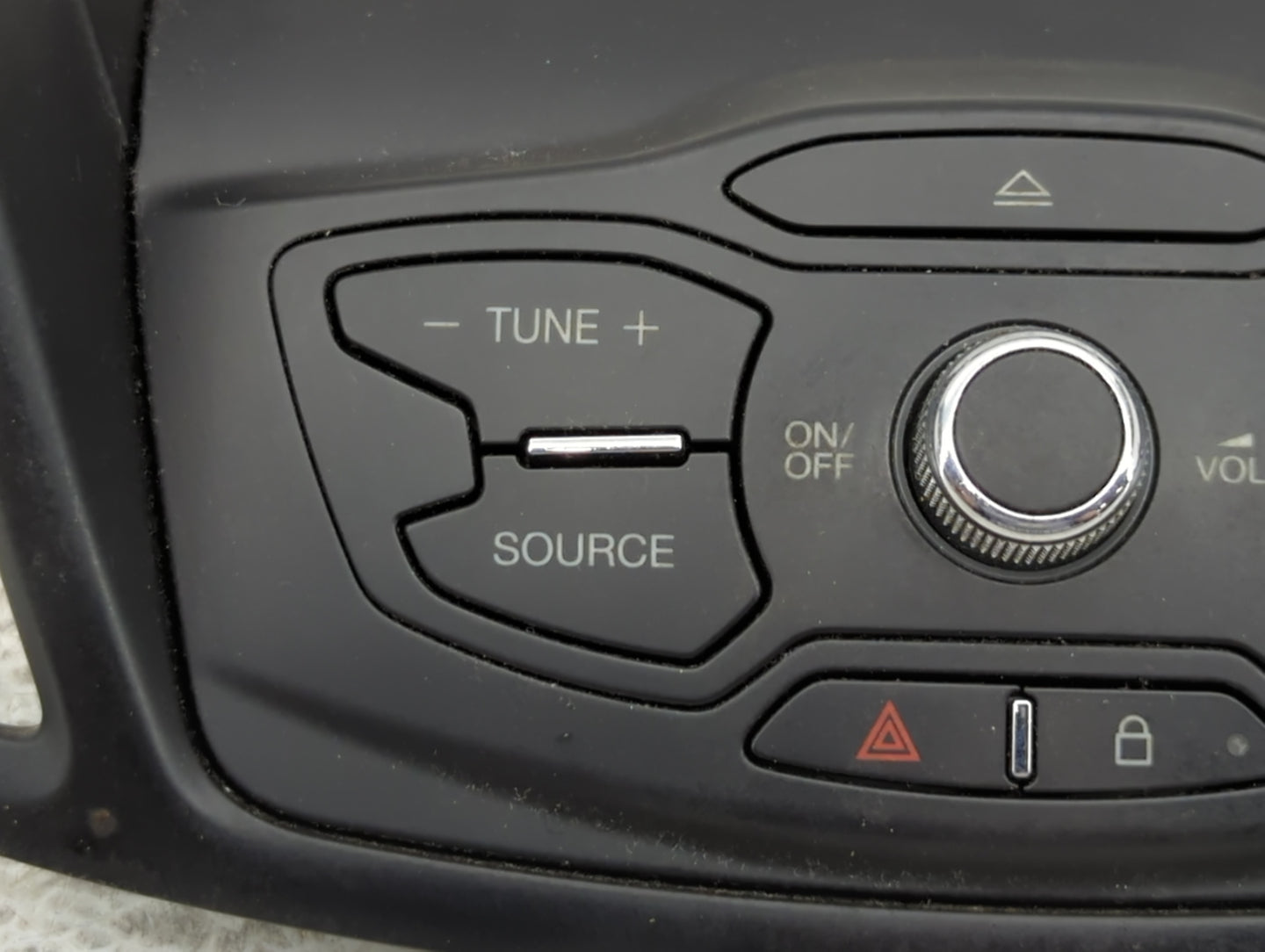2013-2016 Ford Escape Am Fm Cd Player Radio Receiver - Oemusedautoparts1.com