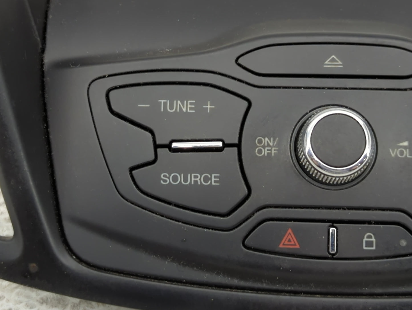 2013-2016 Ford Escape Am Fm Cd Player Radio Receiver - Oemusedautoparts1.com