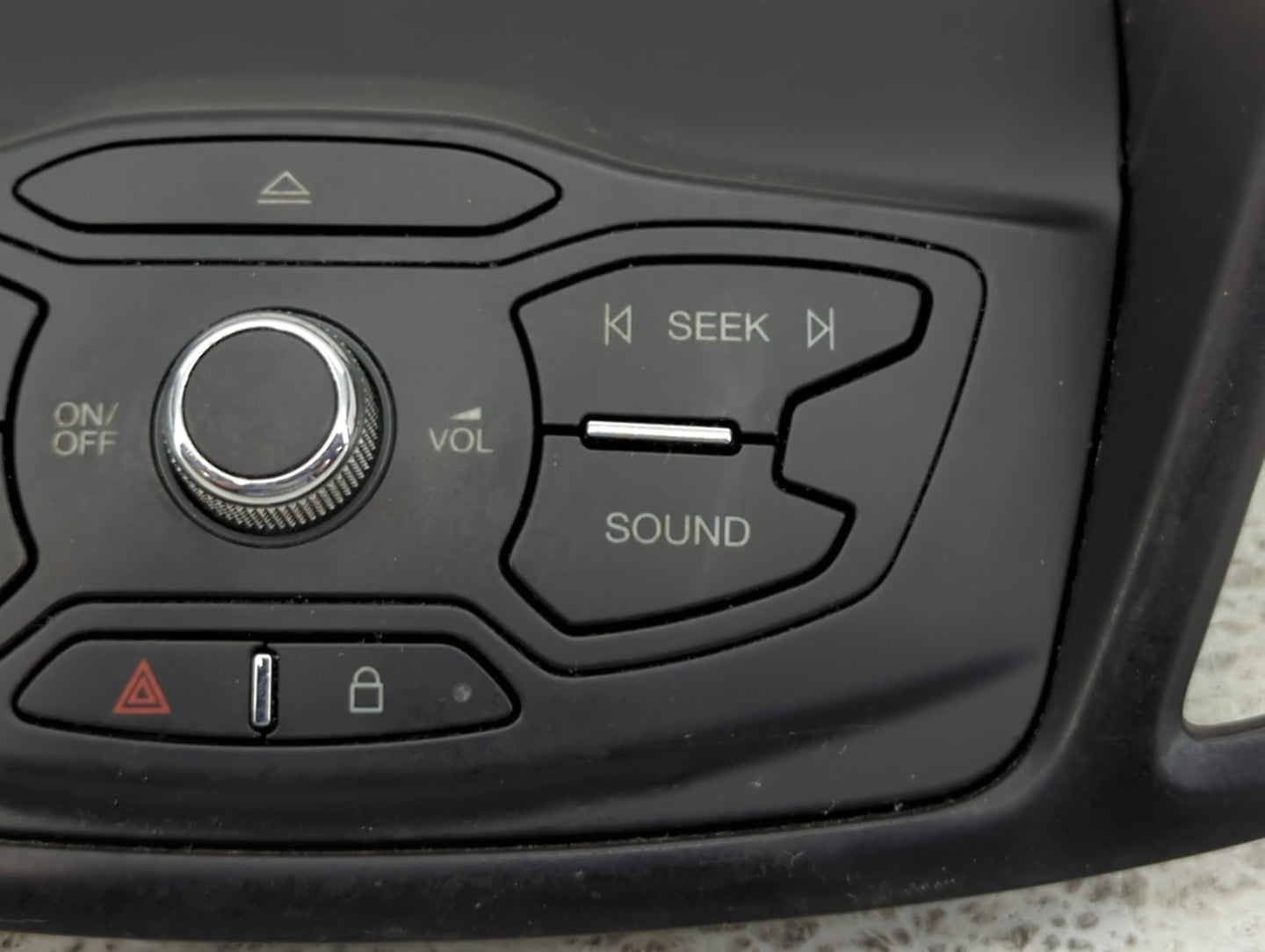 2013-2016 Ford Escape Am Fm Cd Player Radio Receiver - Oemusedautoparts1.com