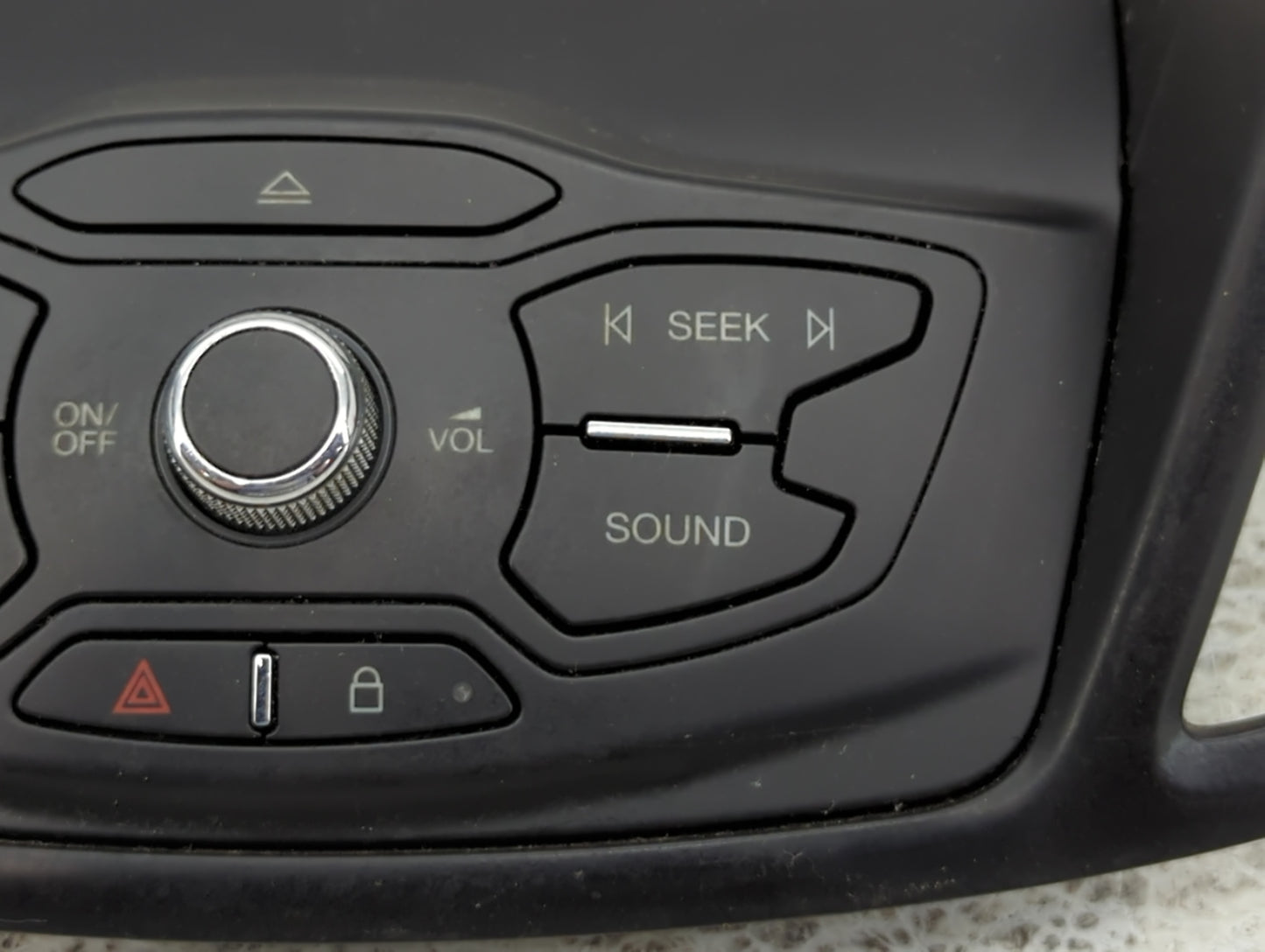 2013-2016 Ford Escape Am Fm Cd Player Radio Receiver - Oemusedautoparts1.com