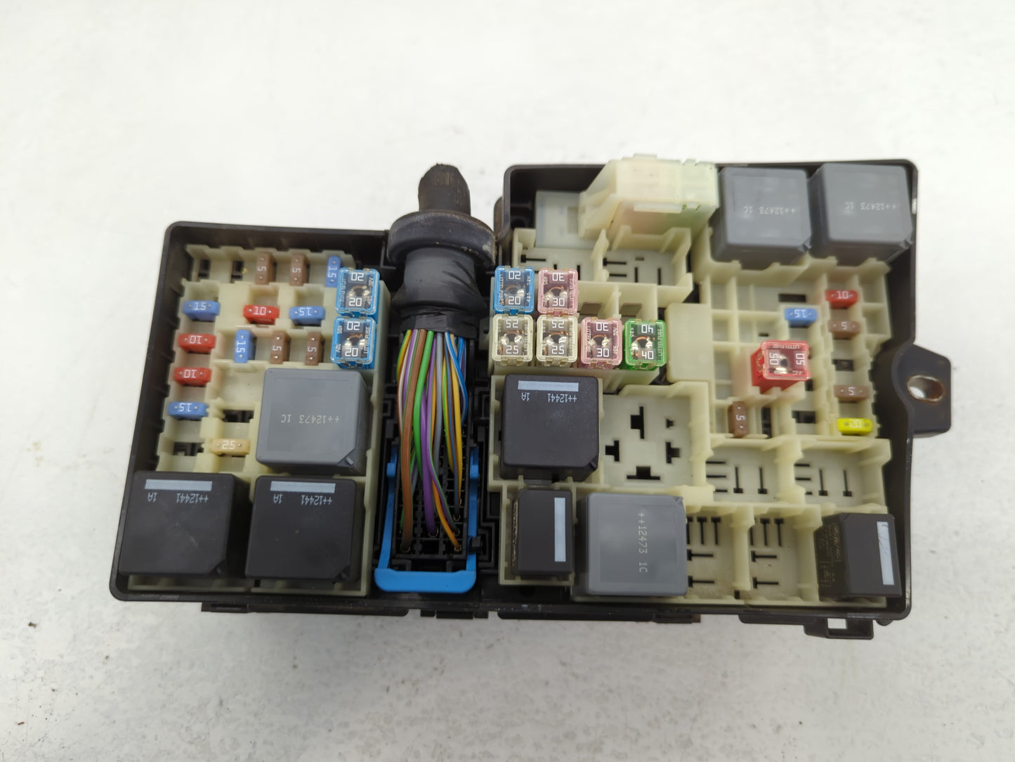 2013-2016 Ford Escape Fusebox Fuse Box Panel Relay Module P/N:E00027328 AV6T-14A142-AB Fits Fits 2013 2014 2015 2016 OEM Use