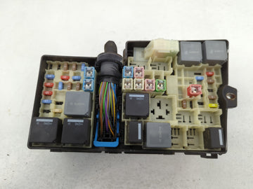 2013-2016 Ford Escape Fusebox Fuse Box Panel Relay Module P/N:E00027328 AV6T-14A142-AB Fits Fits 2013 2014 2015 2016 OEM Used Auto Parts