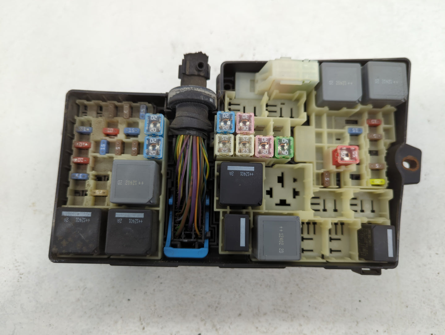 2013-2016 Ford Escape Fusebox Fuse Box Panel Relay Module P/N:E00027328 AV6T-14A142-AB Fits Fits 2013 2014 2015 2016 OEM Use