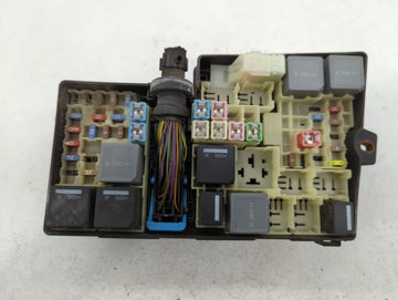 2013-2016 Ford Escape Fusebox Fuse Box Panel Relay Module P/N:E00027328 AV6T-14A142-AB Fits Fits 2013 2014 2015 2016 OEM Used Auto Parts