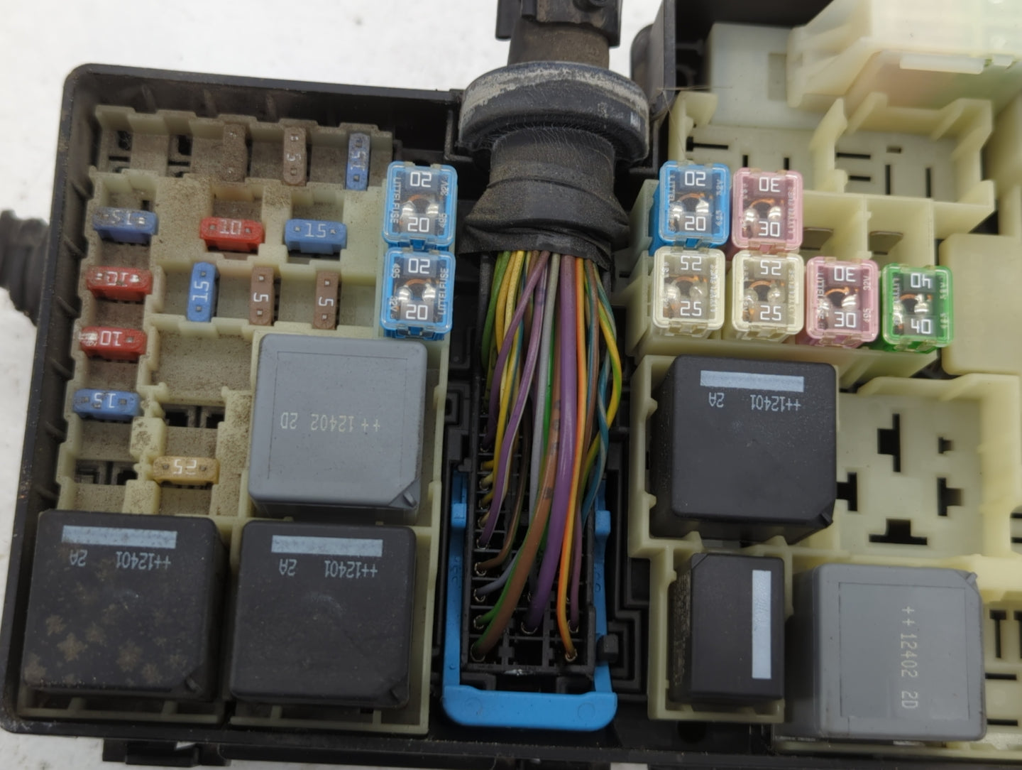 2013-2016 Ford Escape Fusebox Fuse Box Panel Relay Module P/N:E00027328 AV6T-14A142-AB Fits Fits 2013 2014 2015 2016 OEM Use