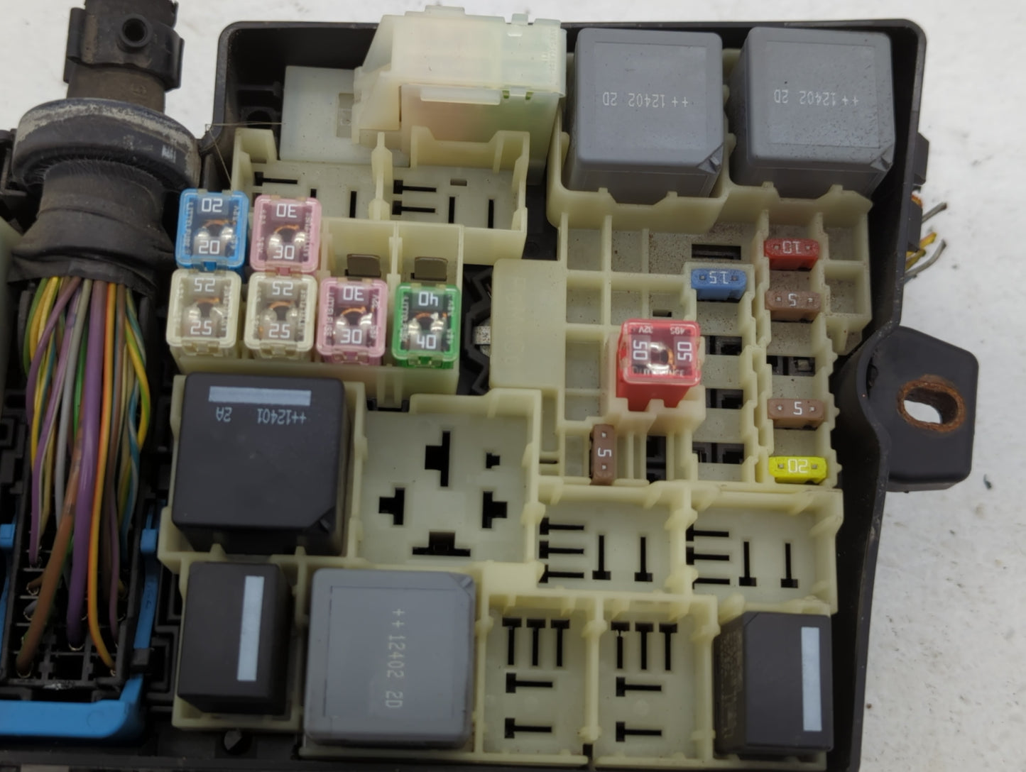 2013-2016 Ford Escape Fusebox Fuse Box Panel Relay Module P/N:E00027328 AV6T-14A142-AB Fits Fits 2013 2014 2015 2016 OEM Use