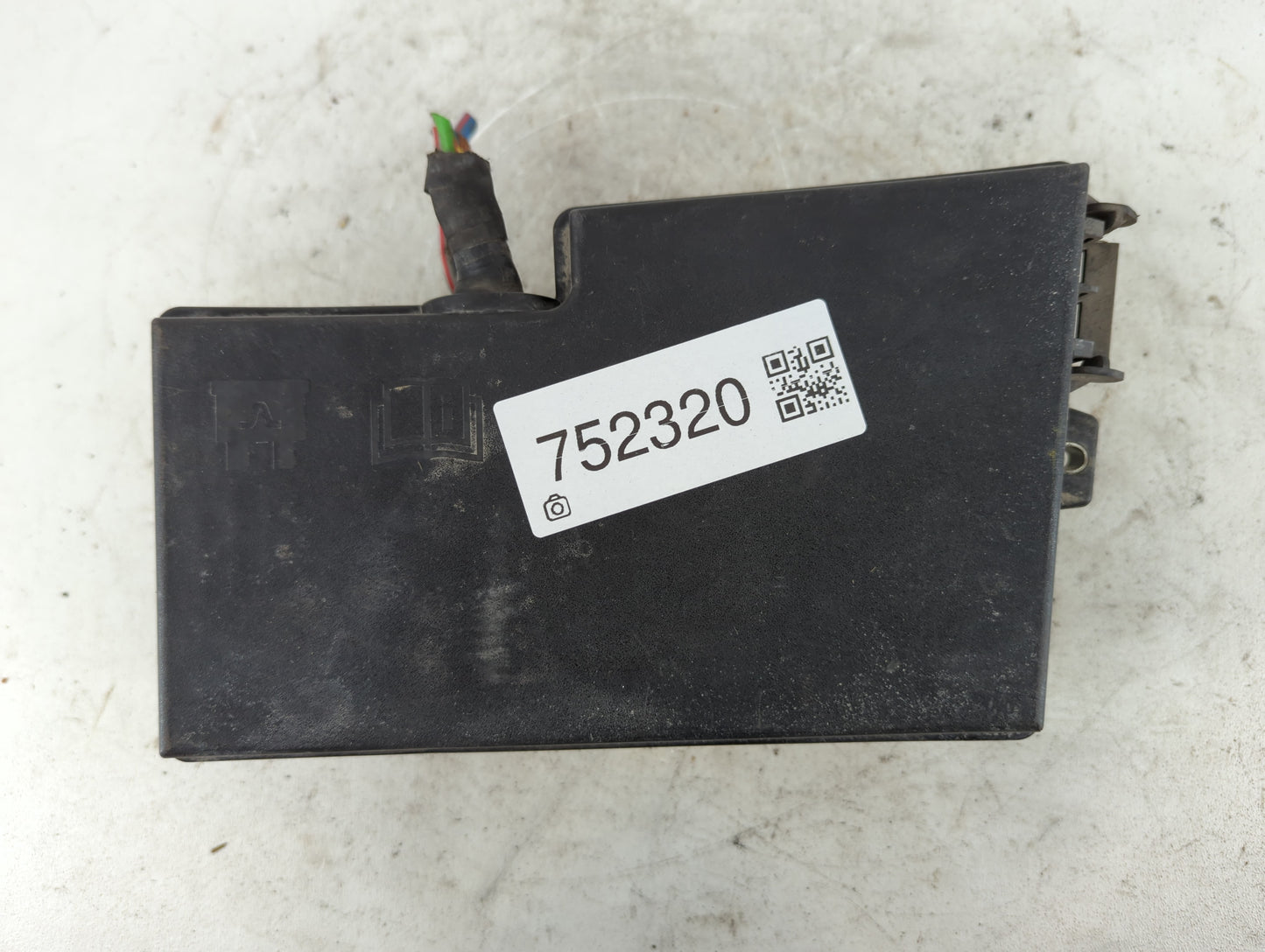 2013-2016 Ford Escape Fusebox Fuse Box Panel Relay Module P/N:E00027328 AV6T-14A142-AB Fits Fits 2013 2014 2015 2016 OEM Use
