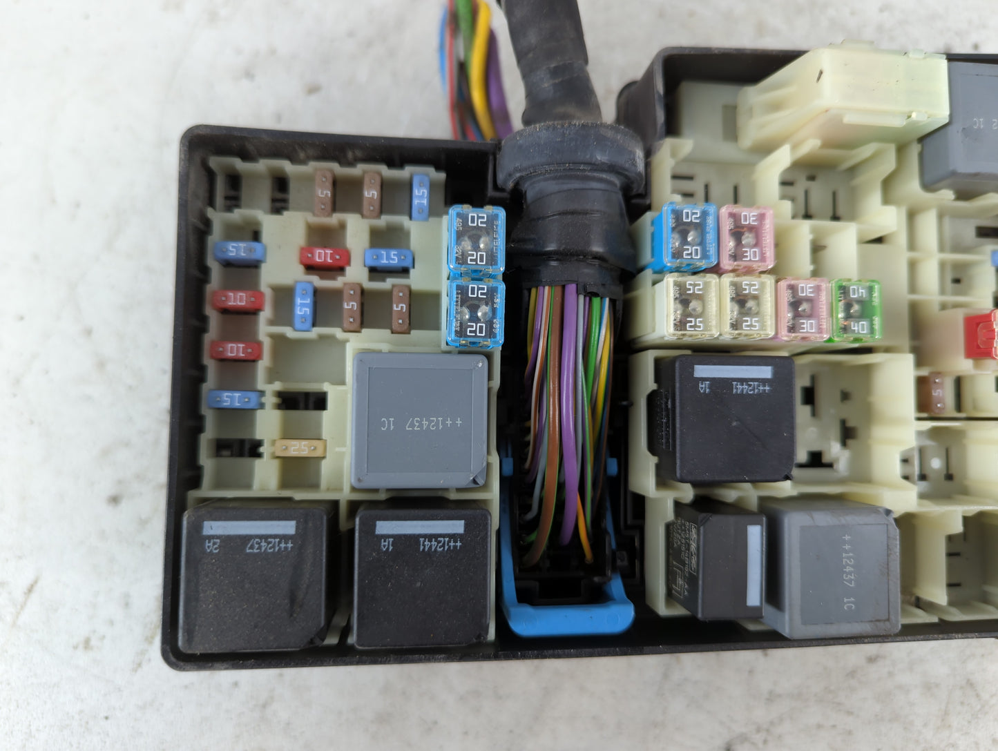 2013-2016 Ford Escape Fusebox Fuse Box Panel Relay Module P/N:E00027328 AV6T-14A142-AB Fits Fits 2013 2014 2015 2016 OEM Use