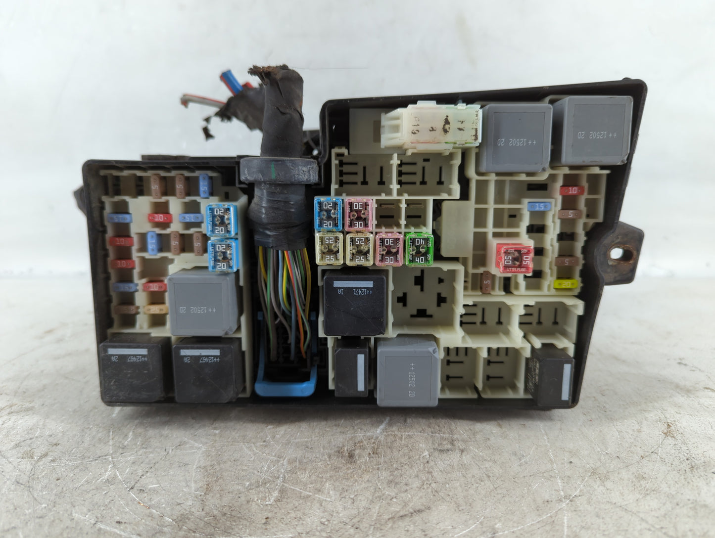 2013-2016 Ford Escape Fusebox Fuse Box Panel Relay Module P/N:E00027328 AV6T-14A142-AB Fits Fits 2013 2014 2015 2016 OEM Use