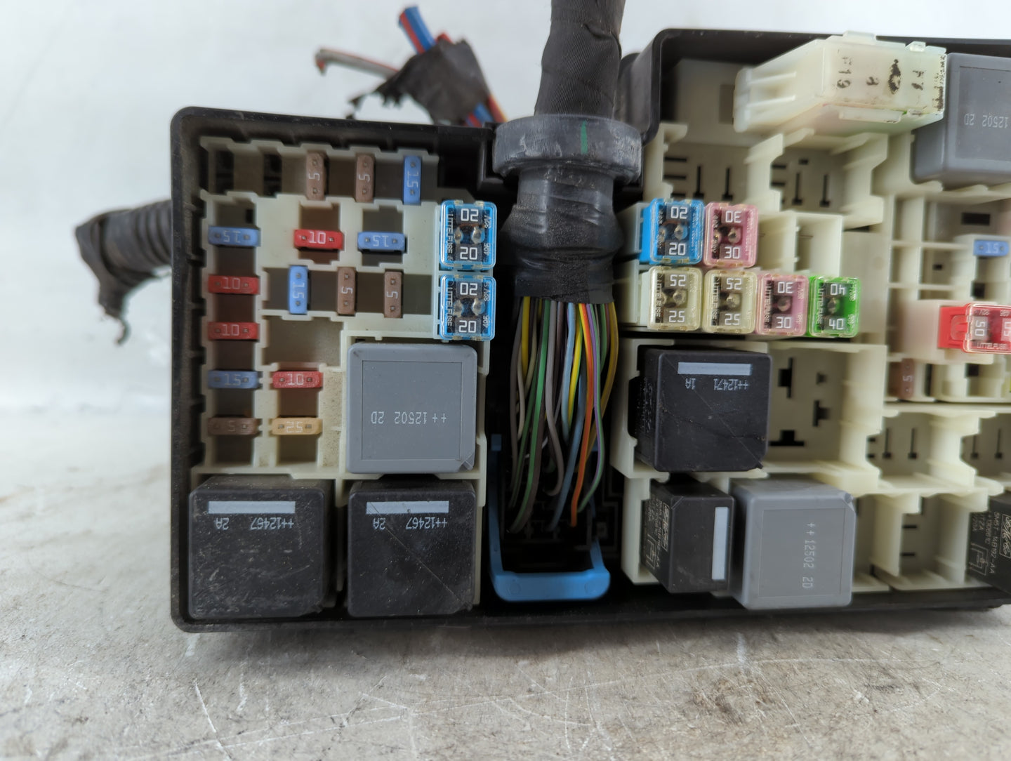 2013-2016 Ford Escape Fusebox Fuse Box Panel Relay Module P/N:E00027328 AV6T-14A142-AB Fits Fits 2013 2014 2015 2016 OEM Use