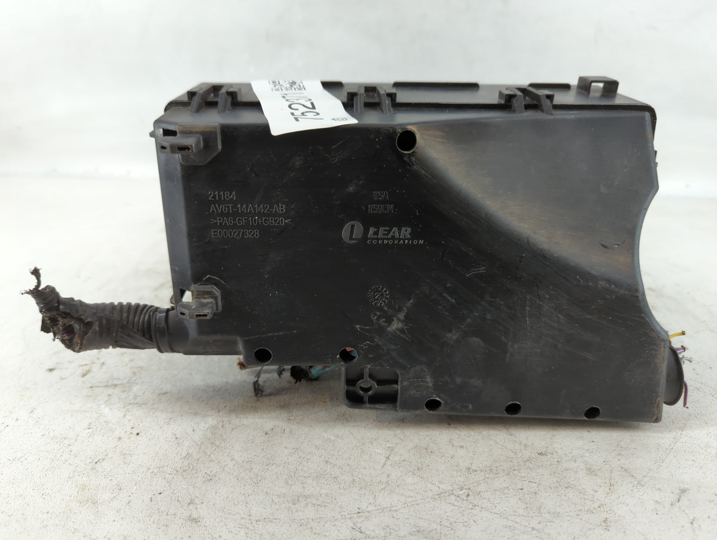 2013-2016 Ford Escape Fusebox Fuse Box Panel Relay Module P/N:E00027328 AV6T-14A142-AB Fits Fits 2013 2014 2015 2016 OEM Use
