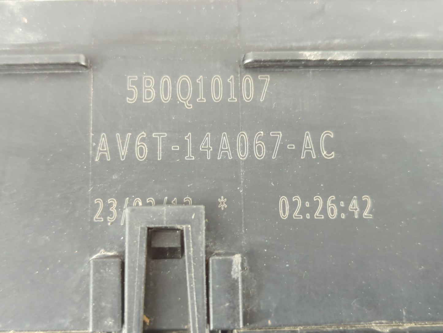 2013-2016 Ford Escape Fusebox Fuse Box Panel Relay Module P/N:AV6T-14A067-AC 5B0Q10107 Fits Fits 2013 2014 2015 2016 OEM Use