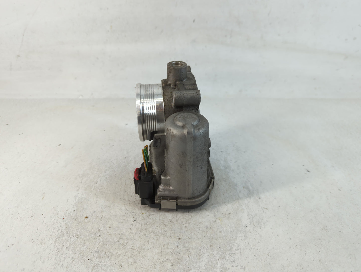 2013-2016 Ford Escape Throttle Body P/N:CMSE 9F991AD Fits Fits 2012 2013 2014 2015 2016 2017 OEM Used Auto Parts - Oemusedau