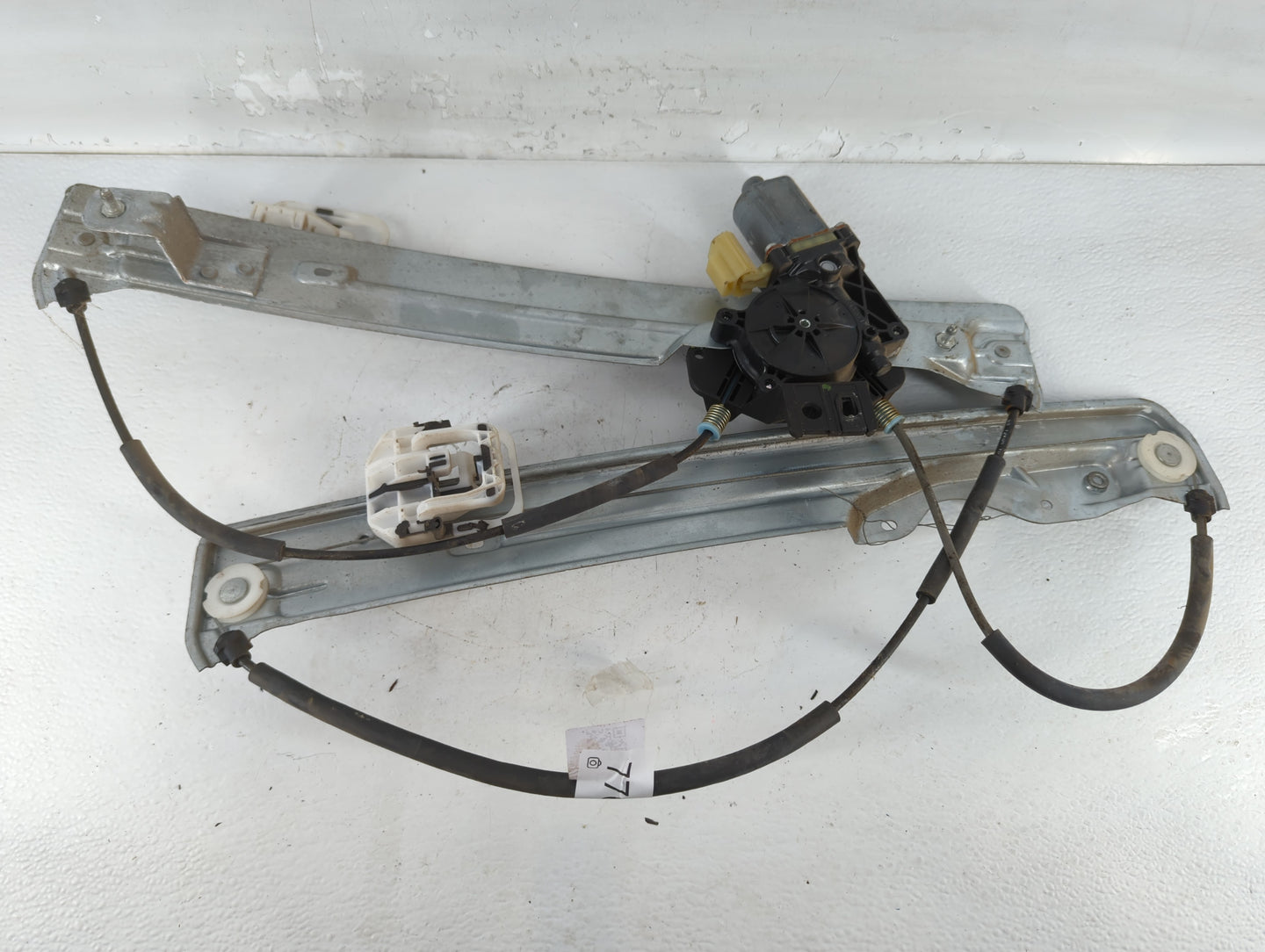 2013-2019 Ford Escape Window Regulator Passenger Front - Oemusedautoparts1.com