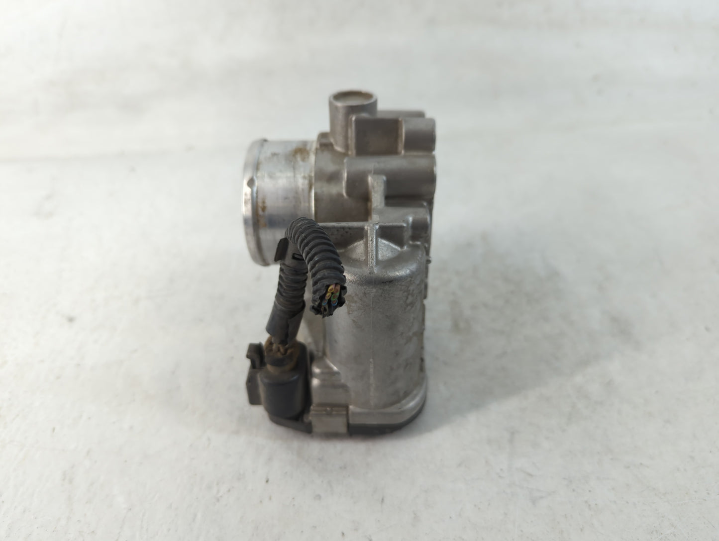 2013-2016 Ford Escape Throttle Body P/N:7S7G-9F991-CA Fits Fits 2013 2014 2015 2016 2017 2018 2019 OEM Used Auto Parts - Oem