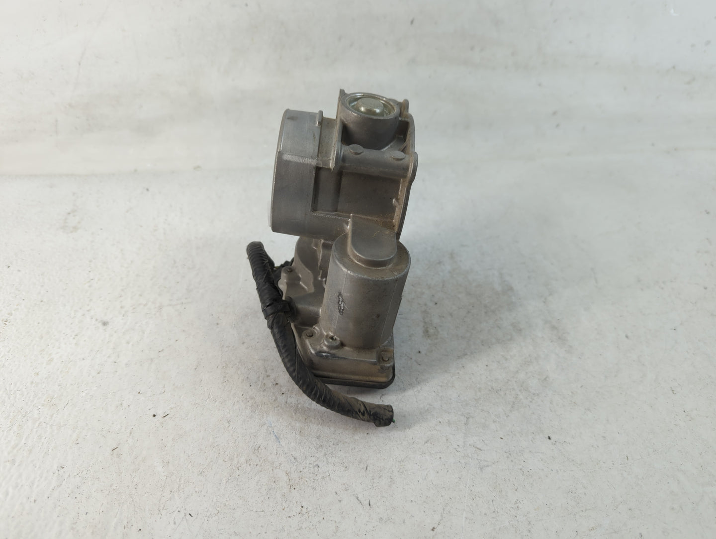2013-2022 Ford Escape Throttle Body P/N:DS7E-9F991-AF Fits Fits 2013 2014 2015 2016 2017 2018 2019 2020 2021 2022 OEM Used A
