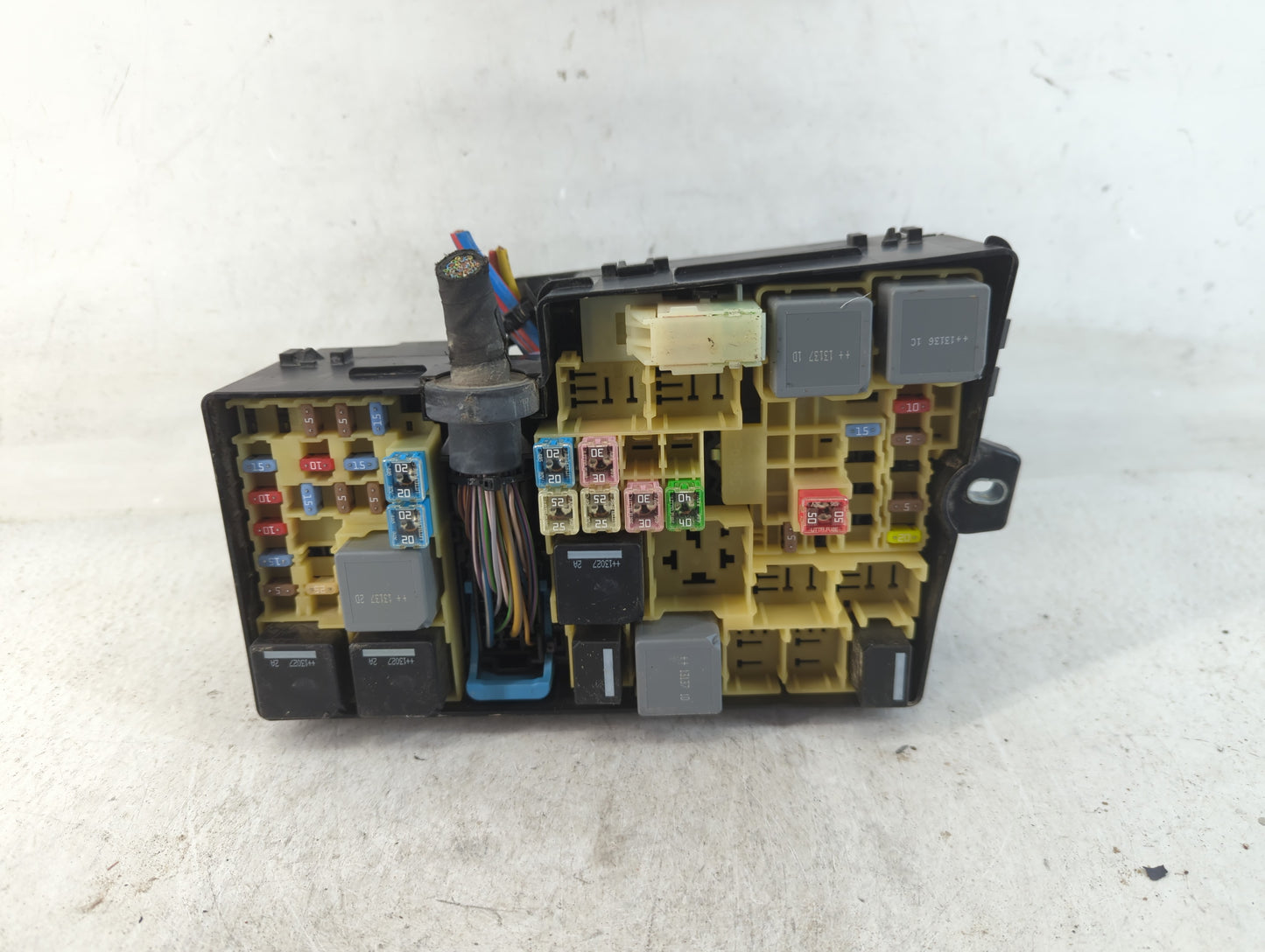 2013-2016 Ford Escape Fusebox Fuse Box Panel Relay Module P/N:5B0Q10107 AV6T-14A067-AC Fits Fits 2013 2014 2015 2016 OEM Use