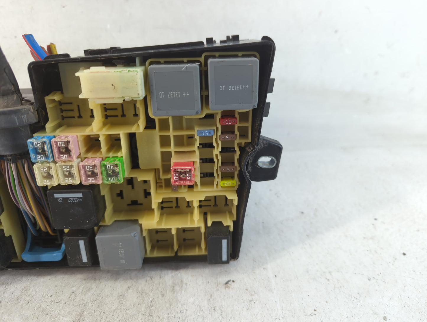 2013-2016 Ford Escape Fusebox Fuse Box Panel Relay Module P/N:5B0Q10107 AV6T-14A067-AC Fits Fits 2013 2014 2015 2016 OEM Use