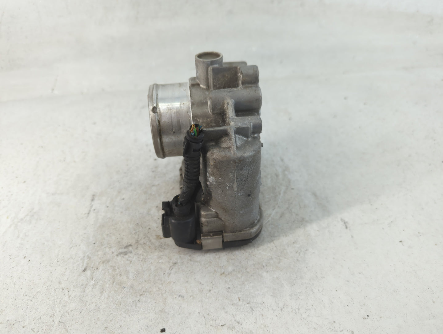 2013-2016 Ford Escape Throttle Body P/N:7S7G-9F991-CA Fits Fits 2013 2014 2015 2016 2017 2018 2019 OEM Used Auto Parts - Oem
